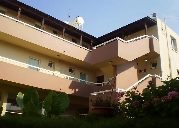 アパートホテル Barbara Tourist アヤナパ