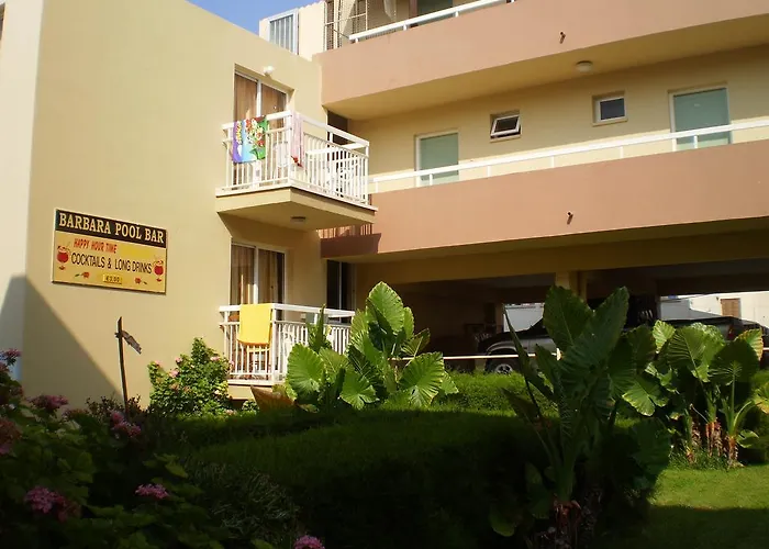 アパートホテル Barbara Tourist アヤナパ